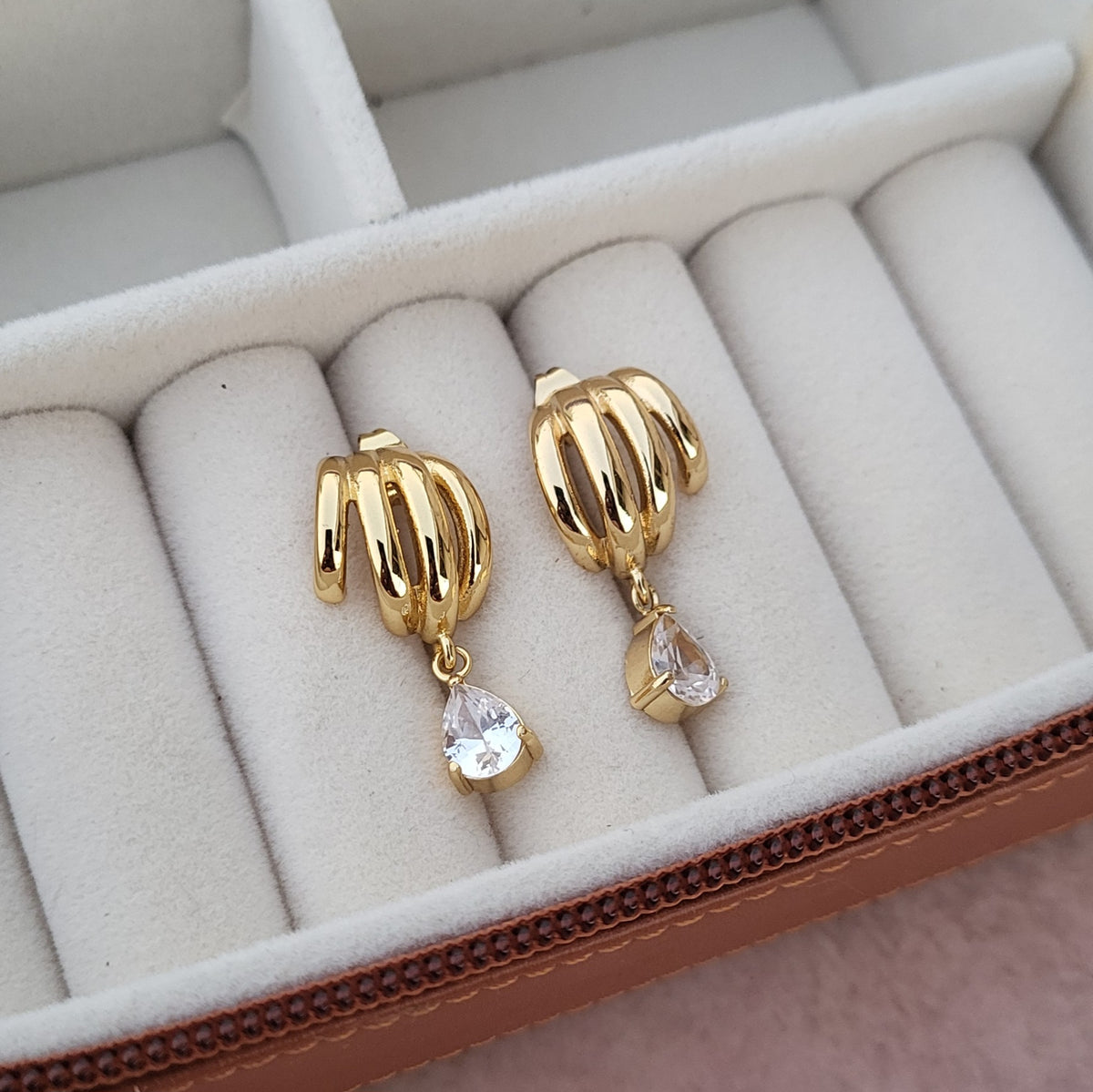 Kairi drop Studs