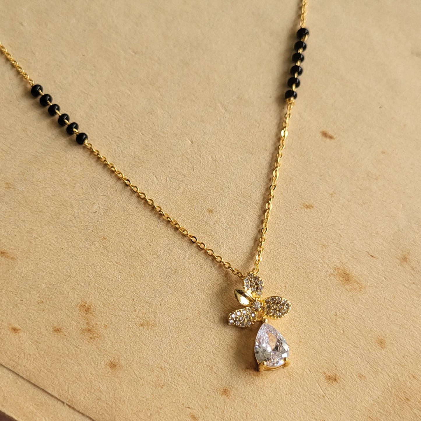 Leaf drop mangalsutra