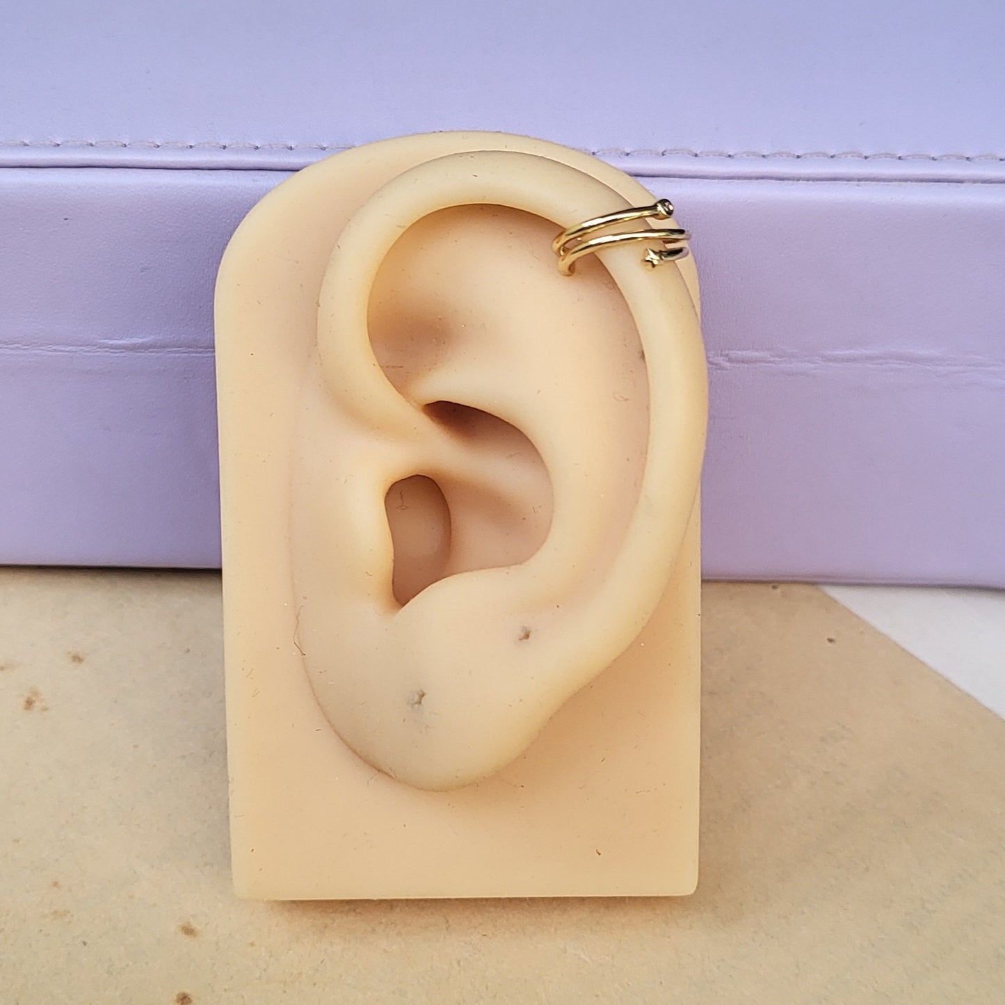 Goldie earclips (pair)
