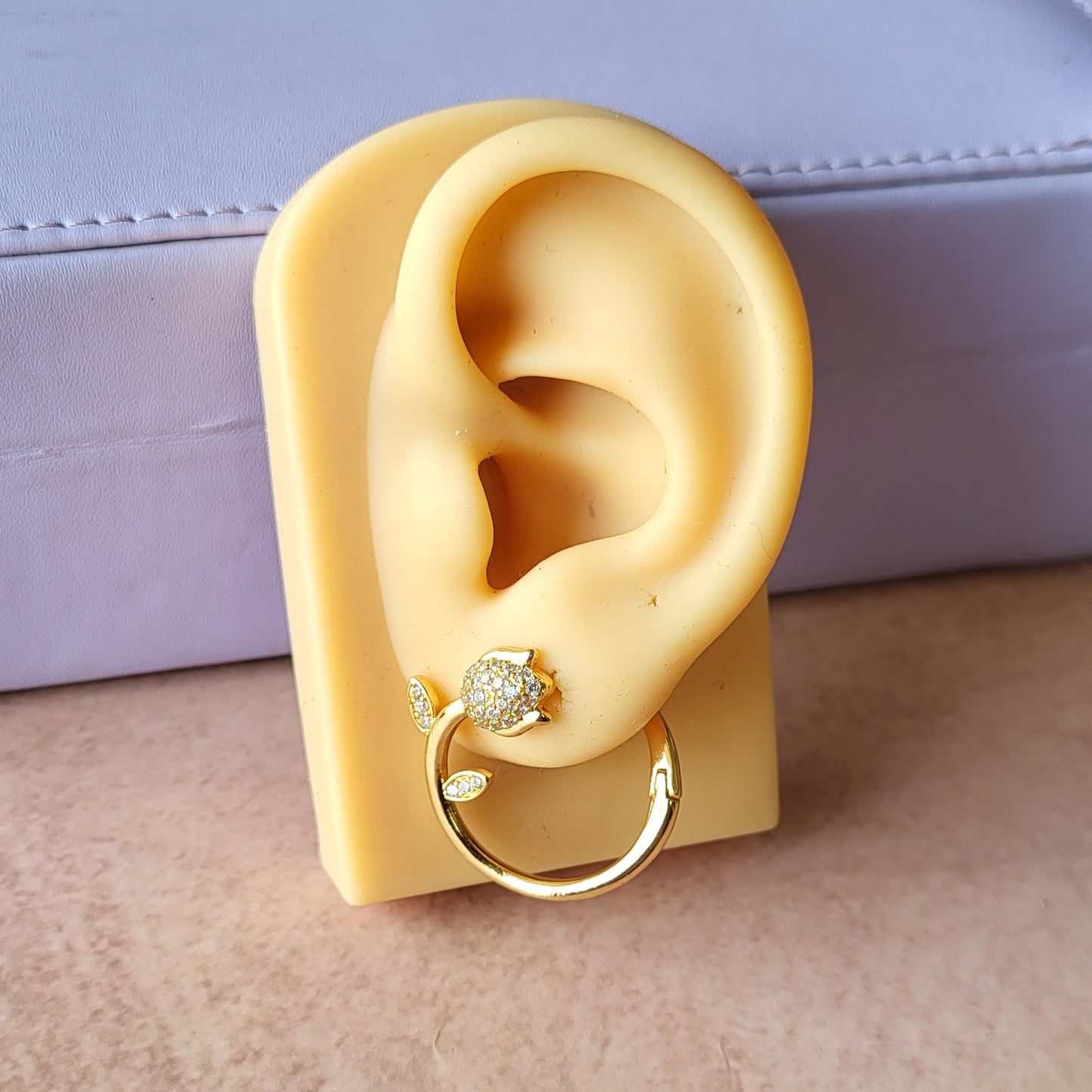 Tulip hoops