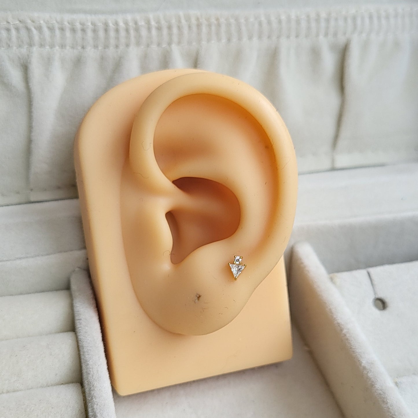 Trisha mini studs (flat screwback)