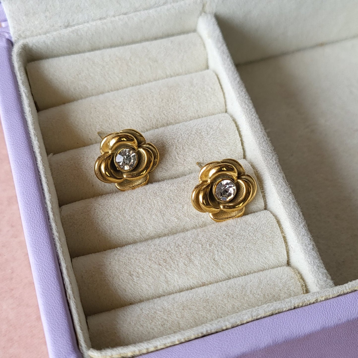 Rose studs