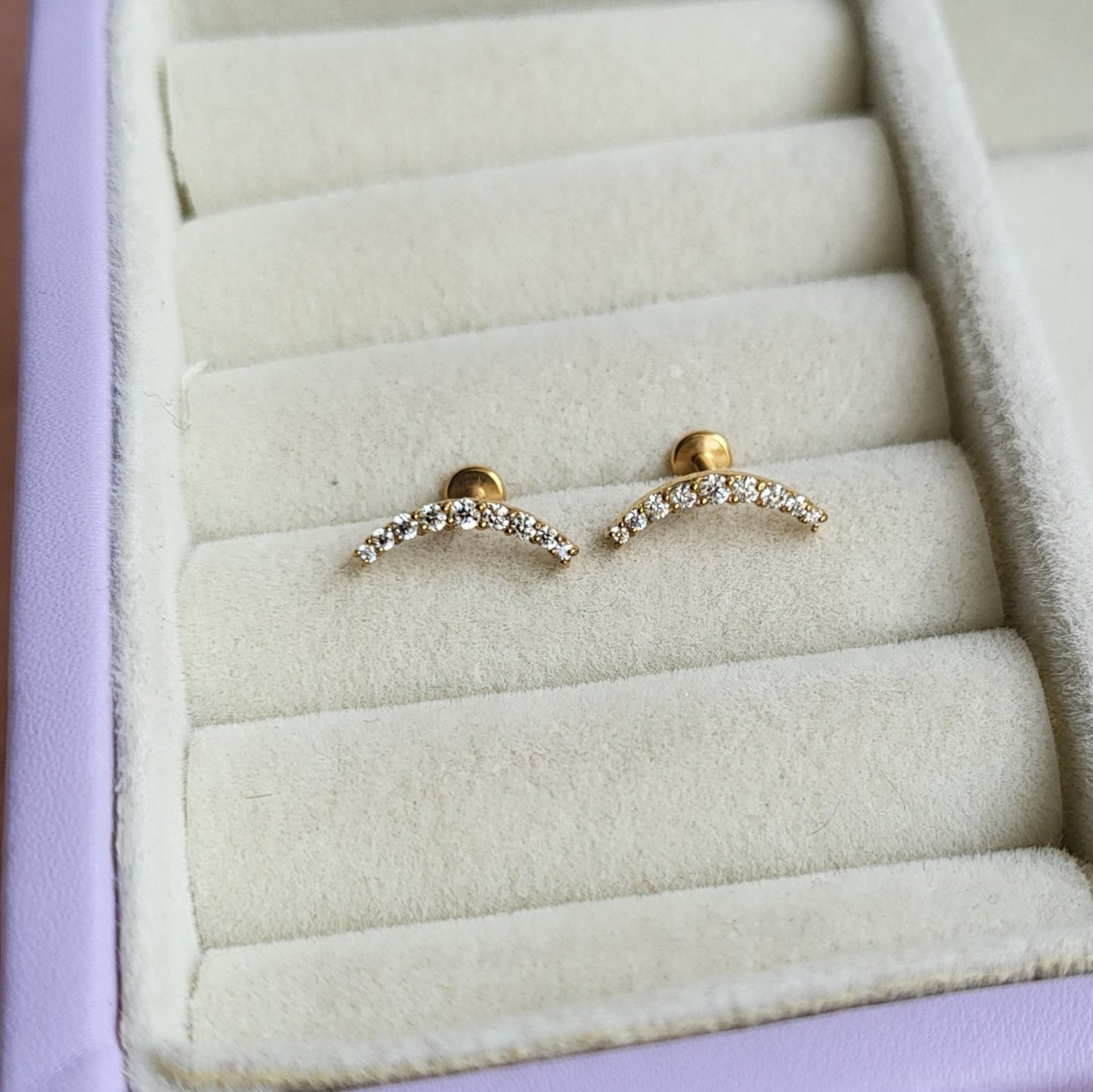 Hazel studs (flat screwback)