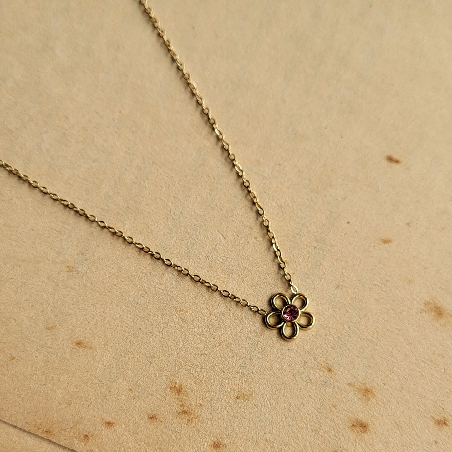 Daisy pendent chain