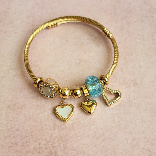 Hearts charms bracelet