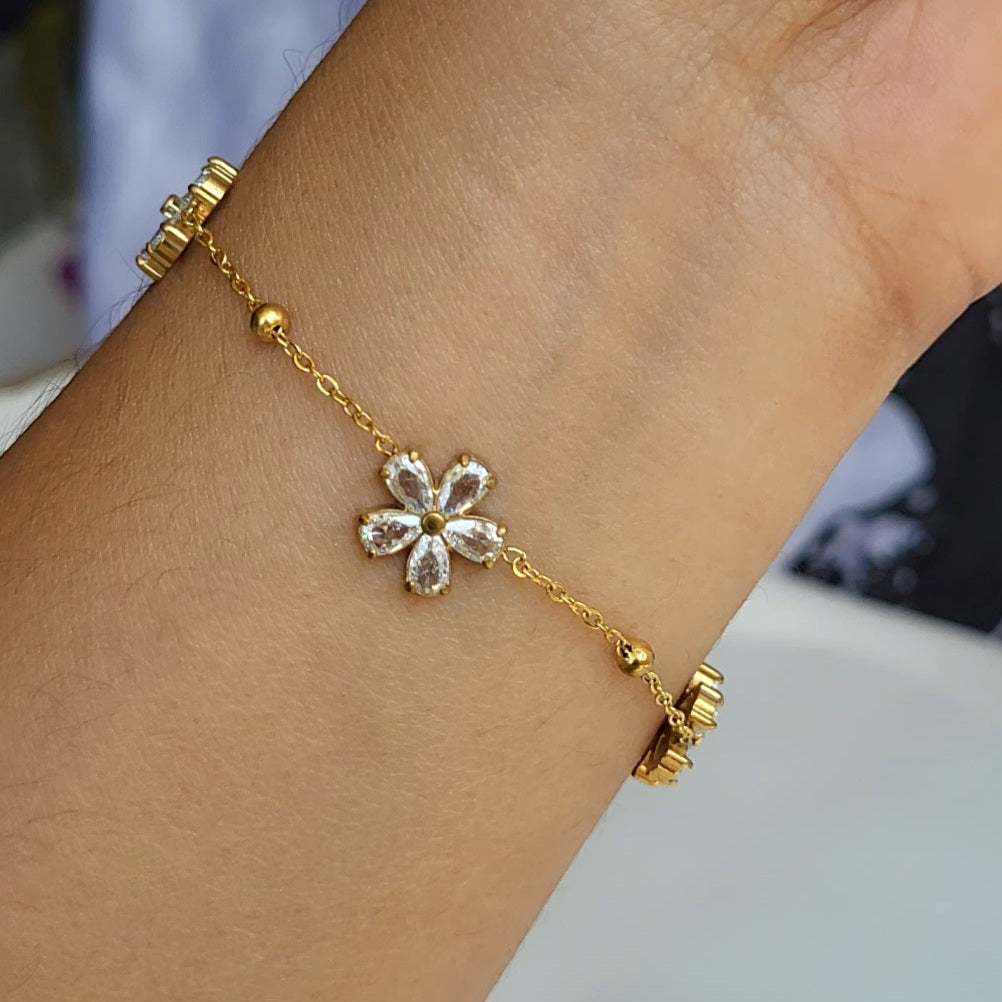 Daisy bracelet
