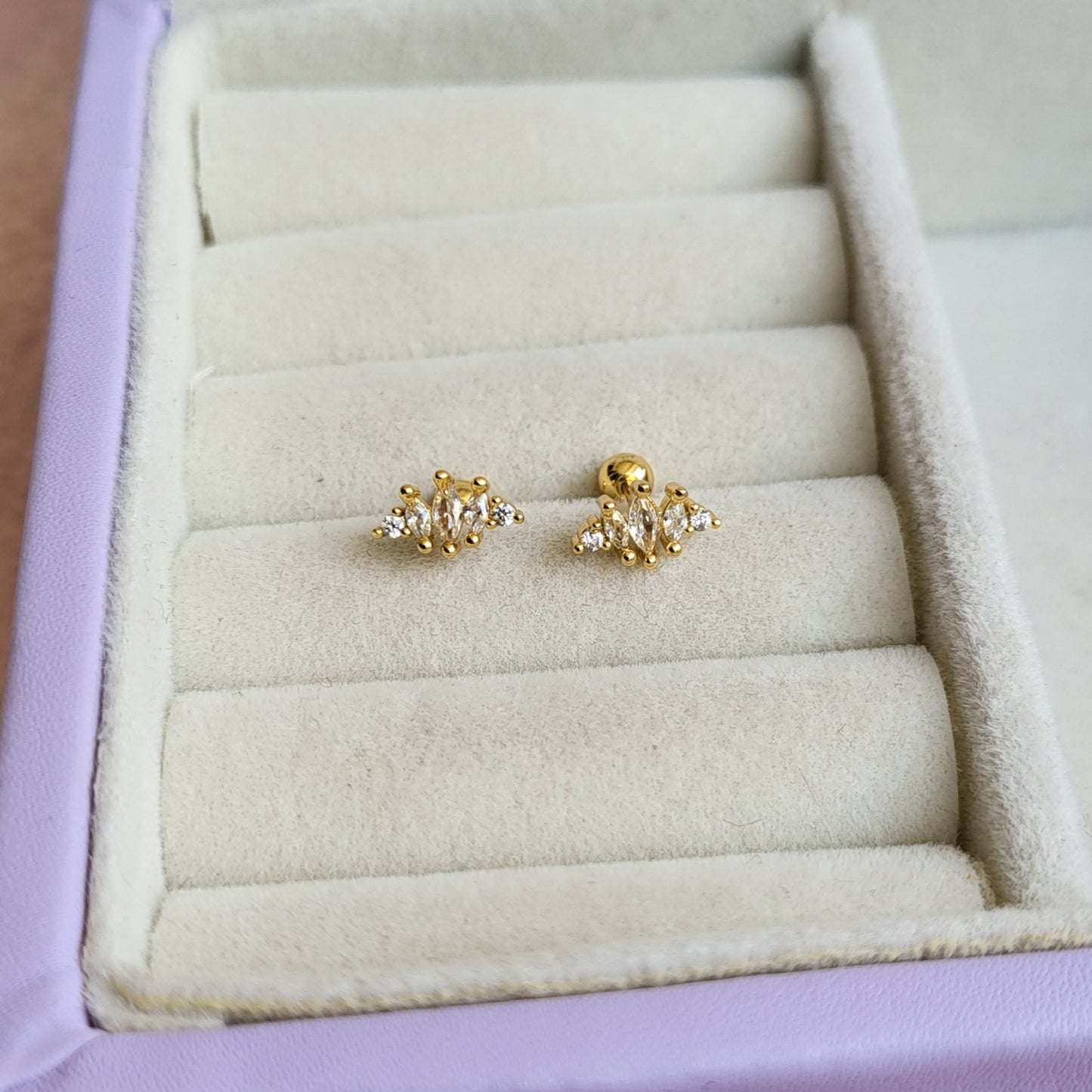 Saanvi mini studs (ball screwback)