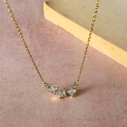 Boxy pendant chain