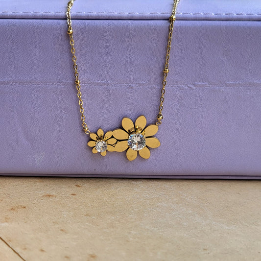 Dual fleur pendant chain
