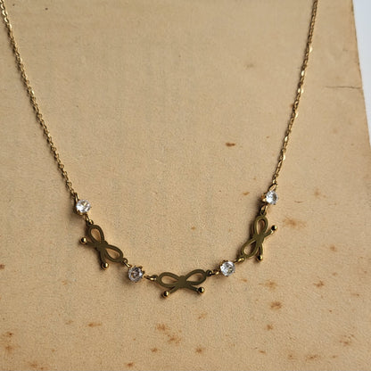 Bow stone Necklace