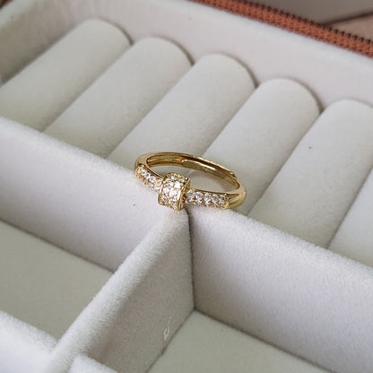 Roll finger ring