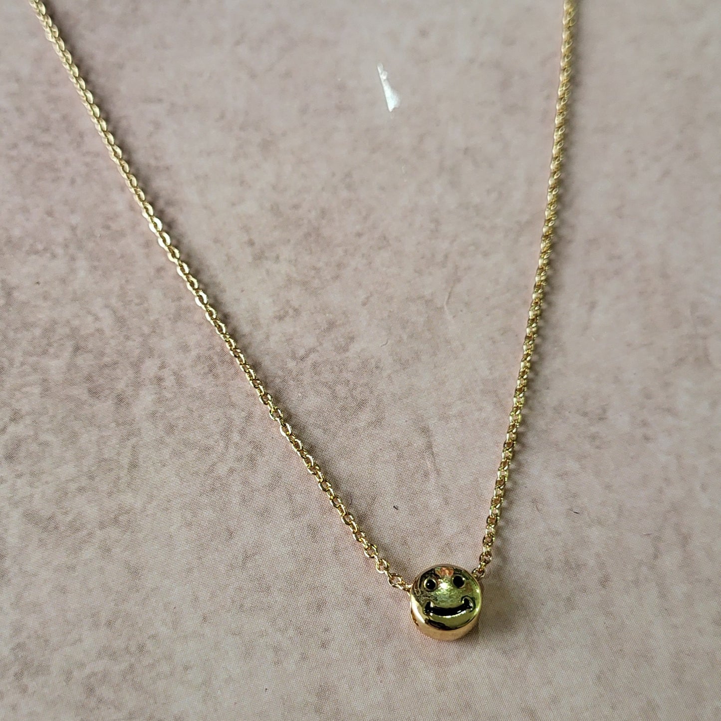 Smiley pendant chain