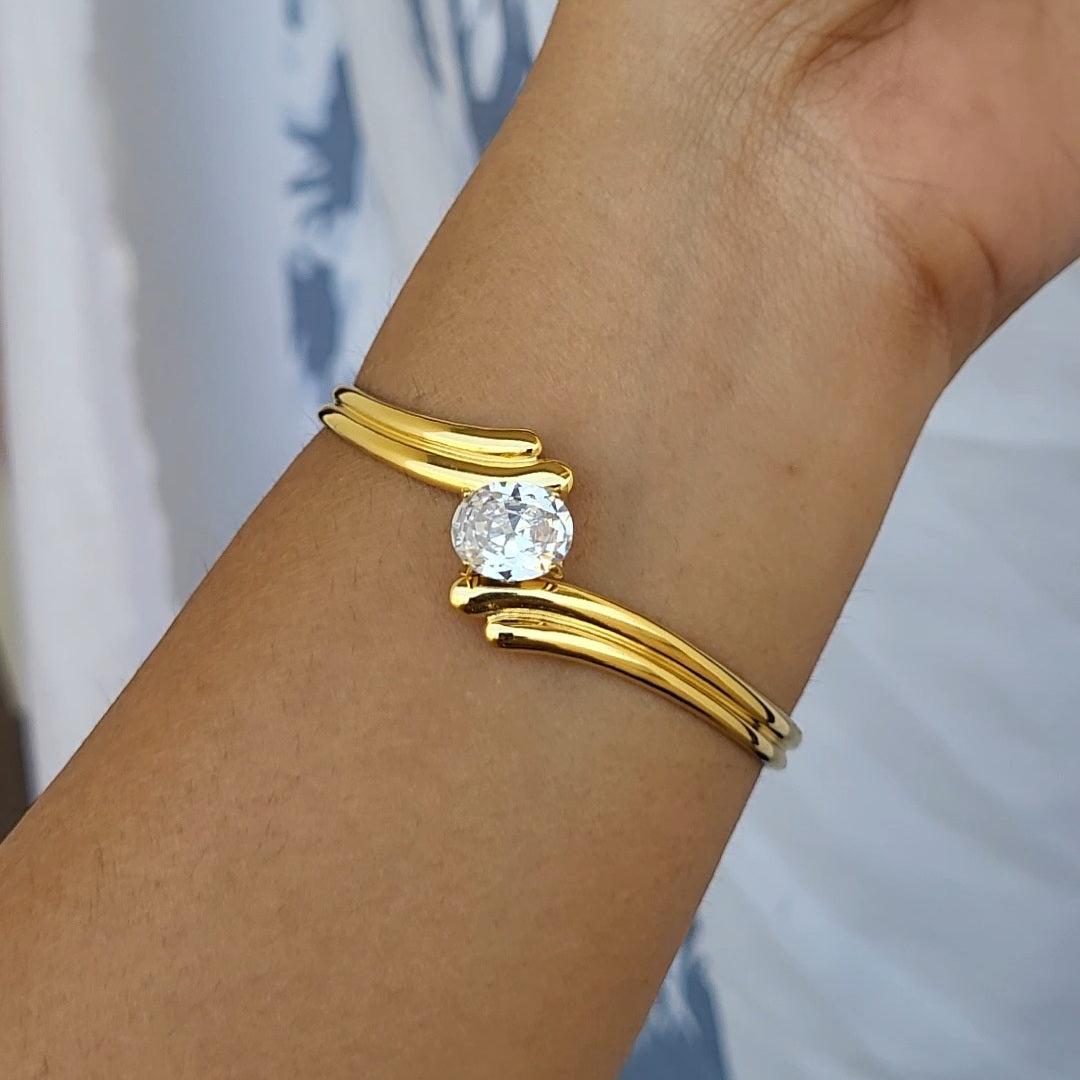 Moh hand cuff