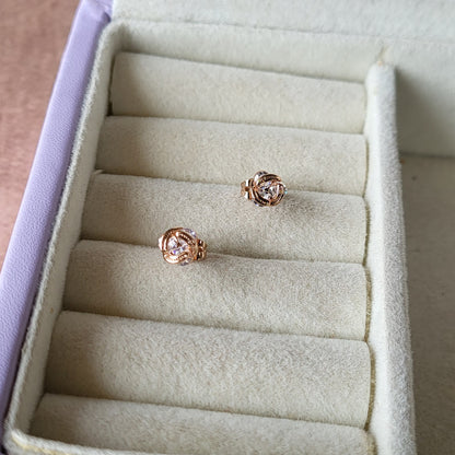 Lumi studs