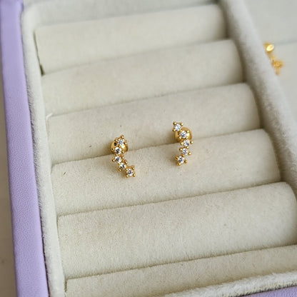 Sera mini studs (ball screwback)