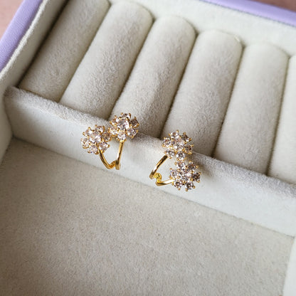 Dual flower hook studs