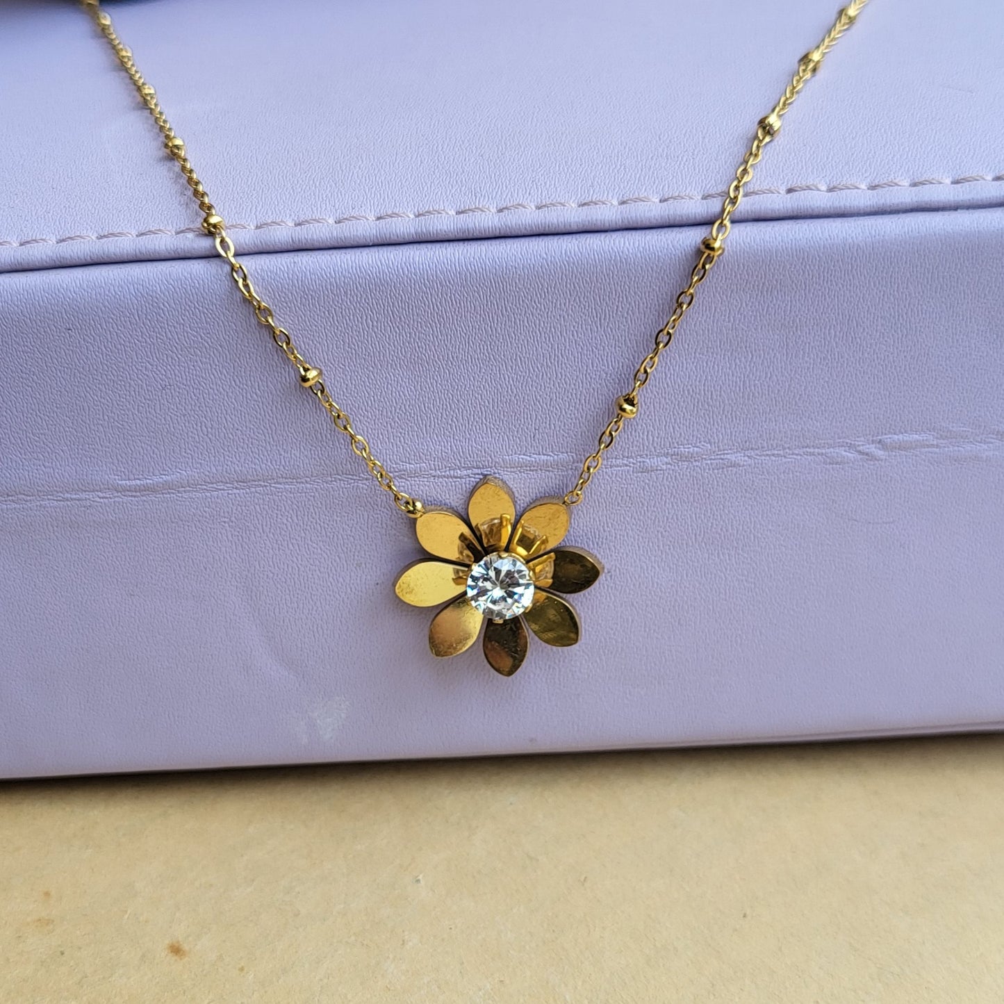 Dolly pendant chain