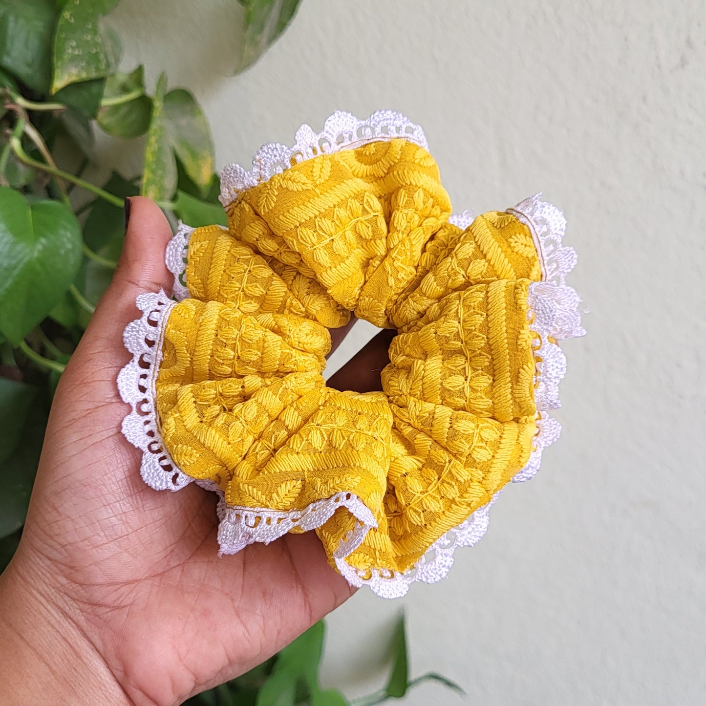 Chikankari scrunchies