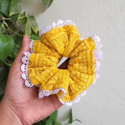 Chikankari scrunchies