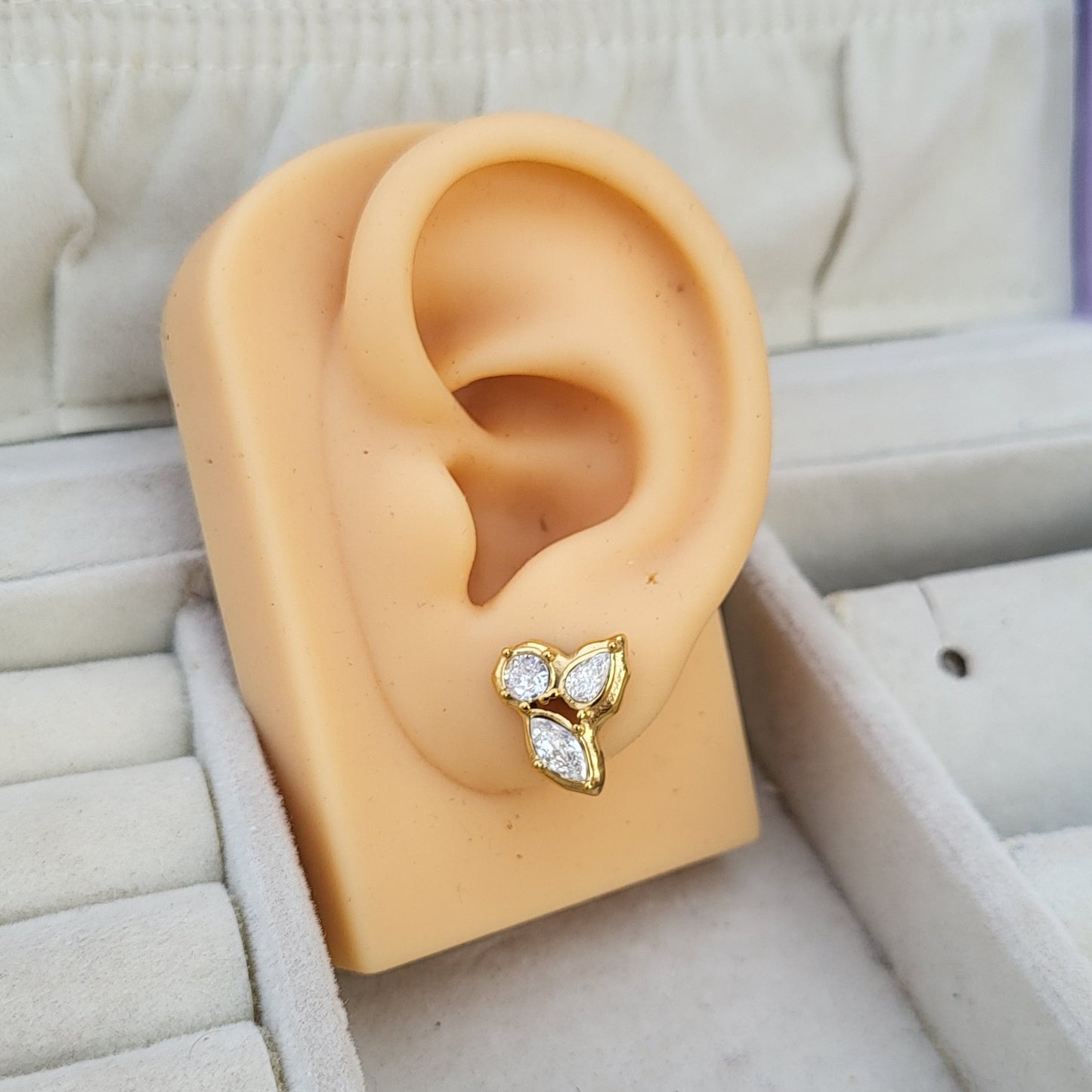Dazzle studs
