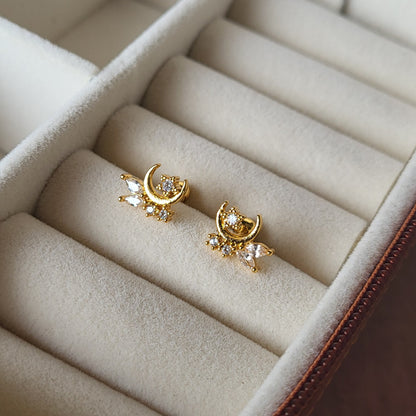 Vennela studs (ball screwback)