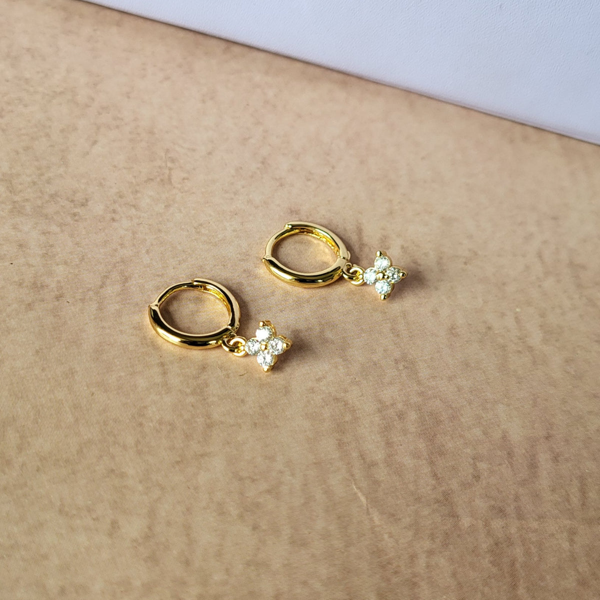 Clover drop hoops
