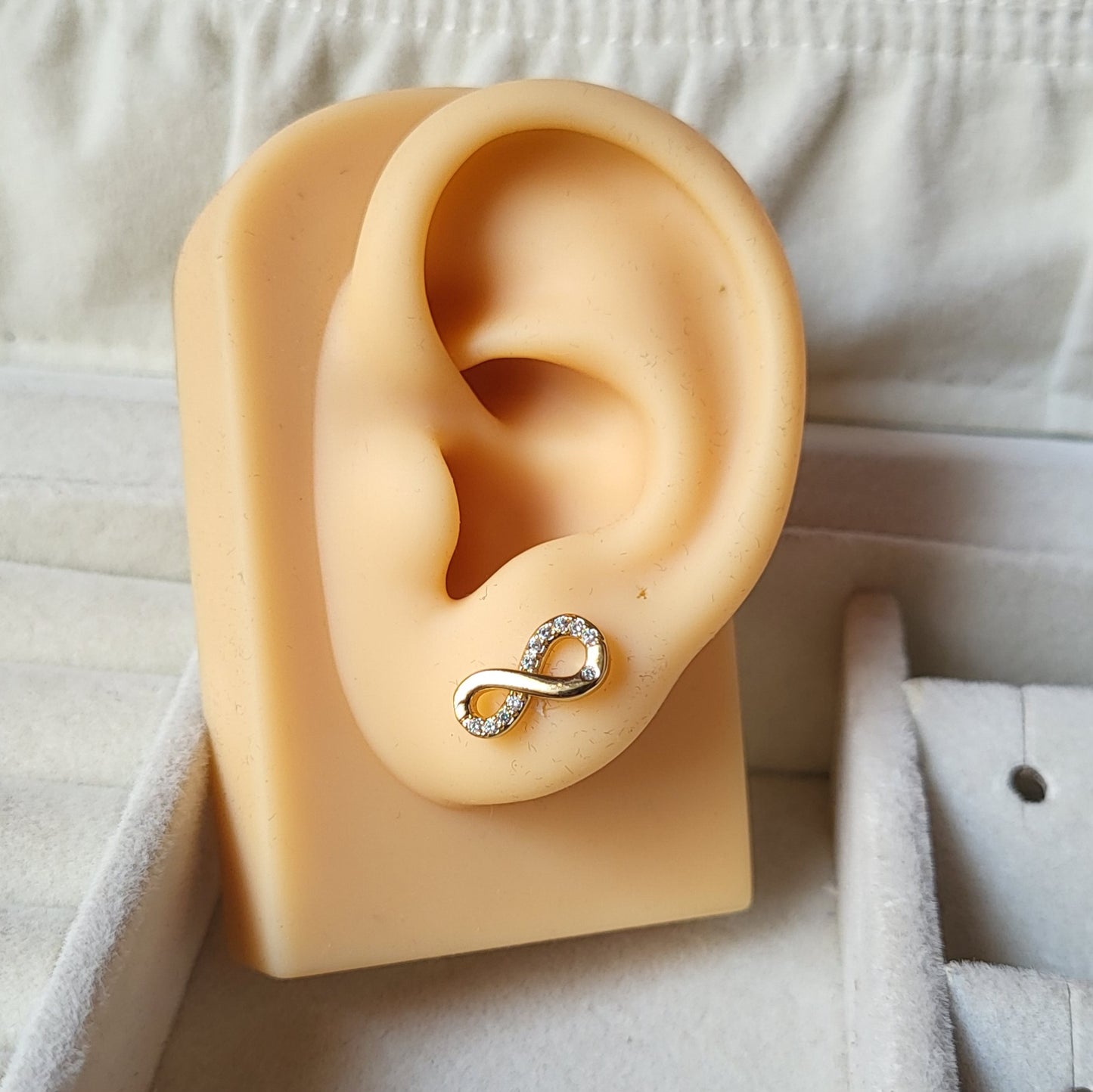 Infinity studs (big)
