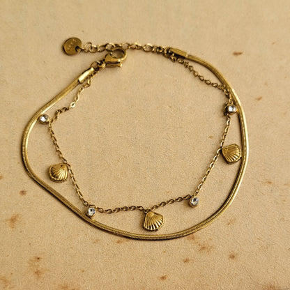 SHELL dainty bracelet