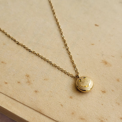 Smiley pendant chain