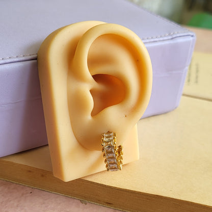 Boxy hook studs