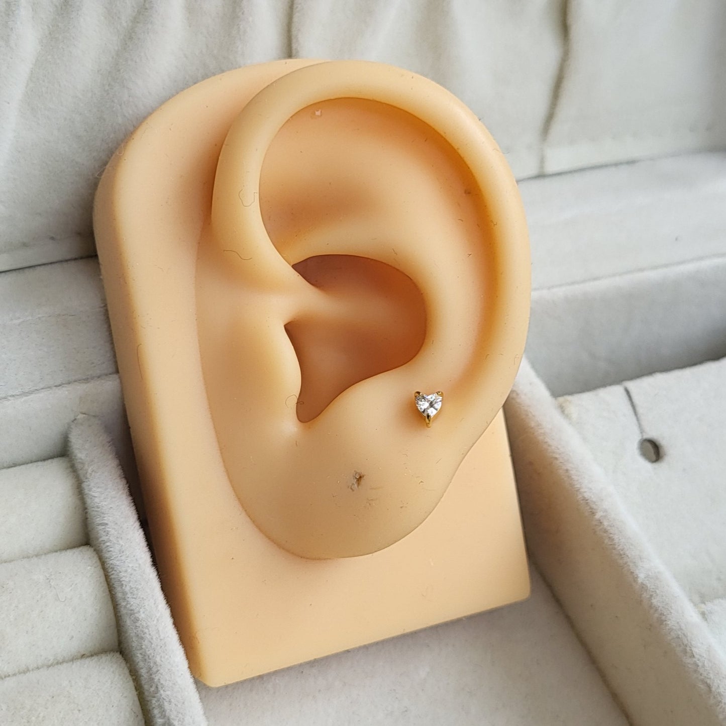Cupid mini studs (flat screwback)