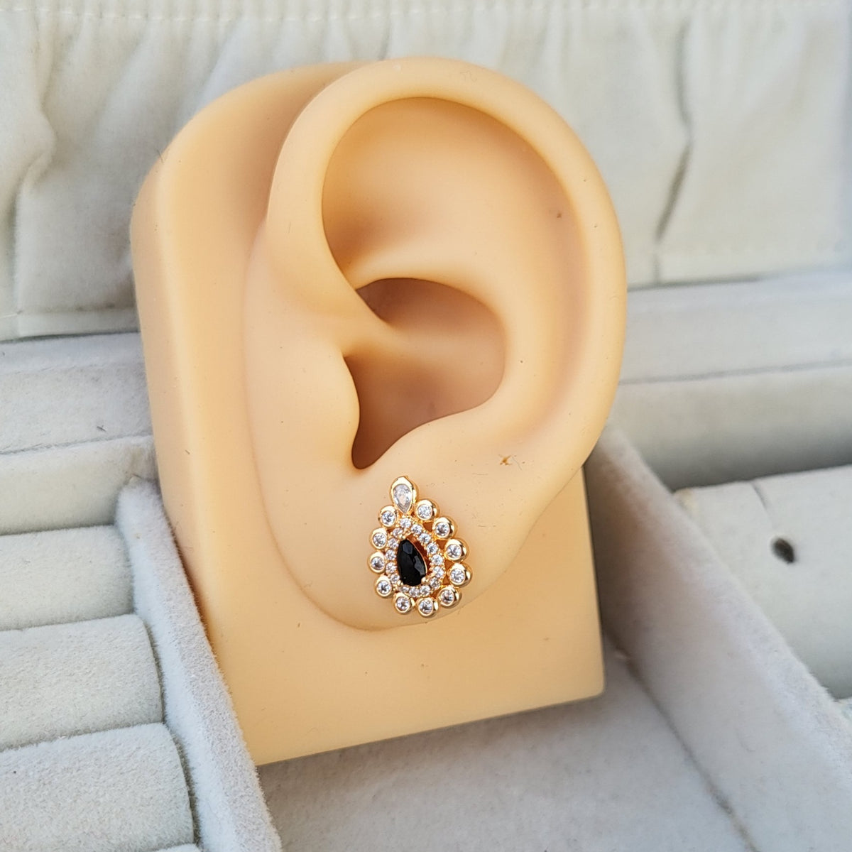 Akriti studs
