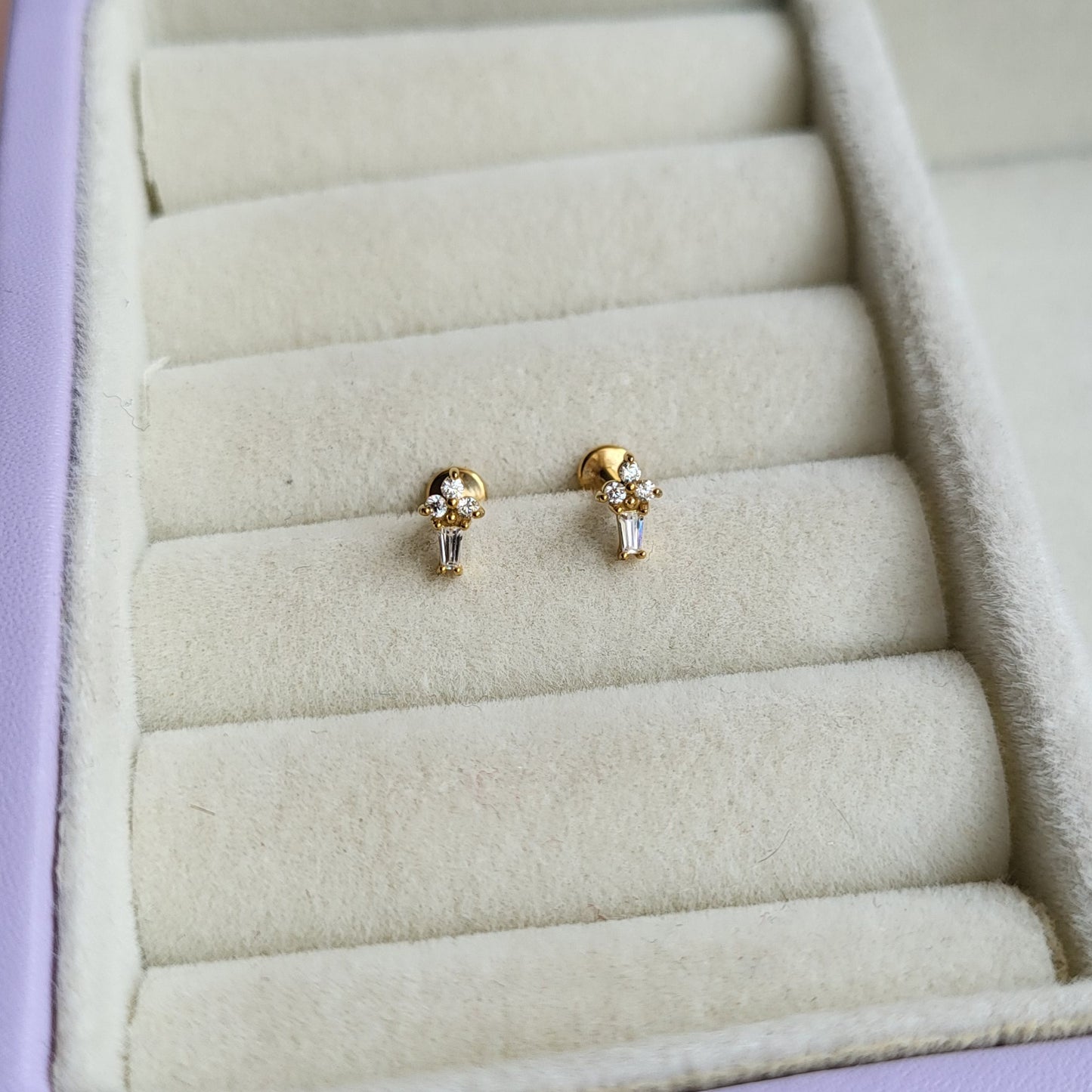 Leela mini studs (flat screwback)