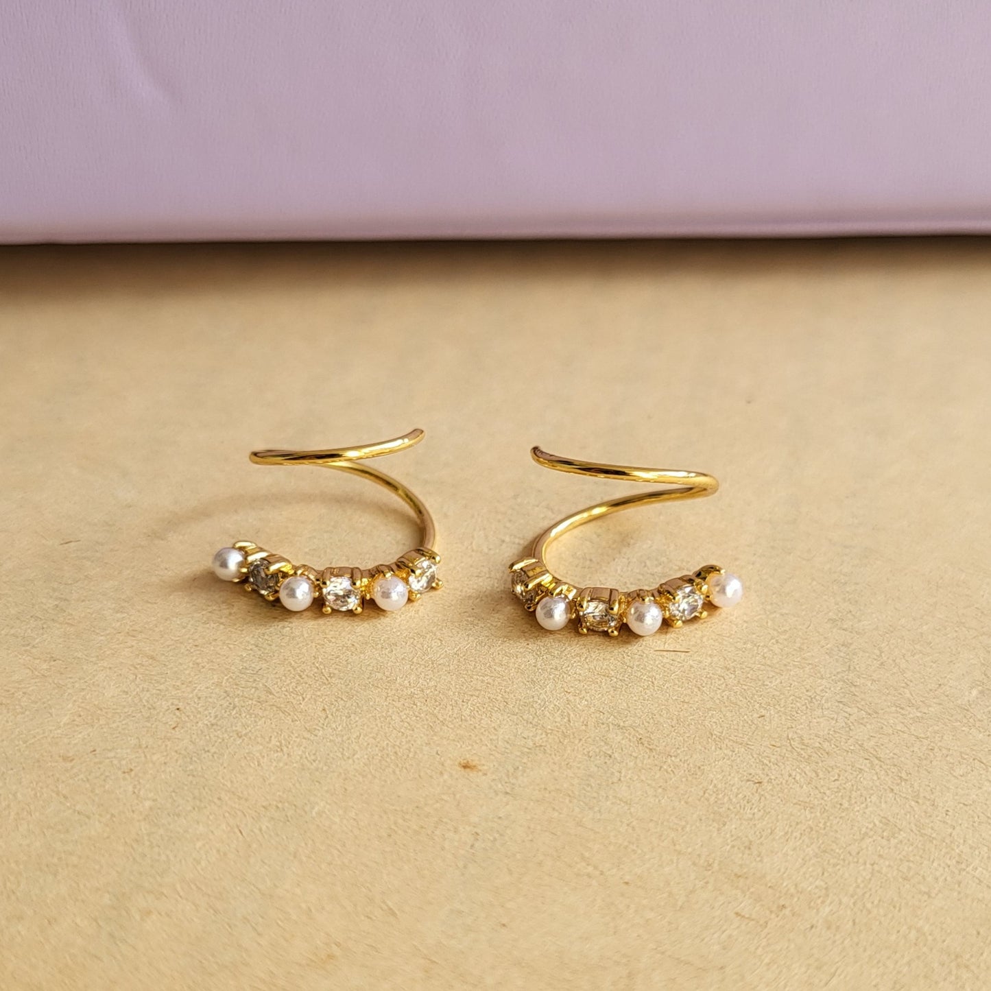 Artha earrings (spiral)